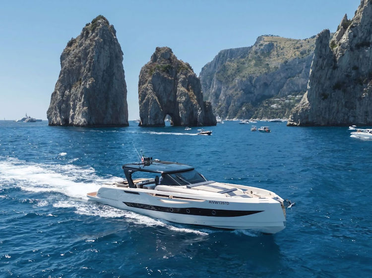 amalfi yacht